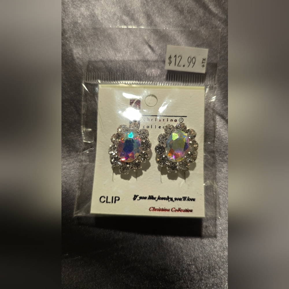5 for $ 25 Bundle deal - NWT Silver and Iridescent Gem Clip Earrings - Picture 3 of 4